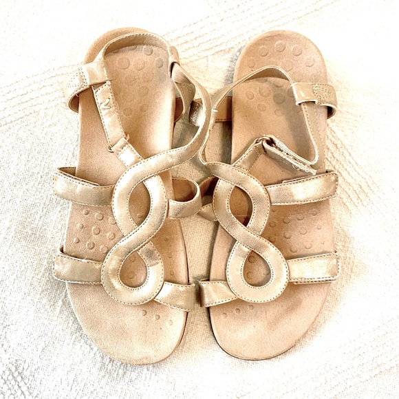 Vionic Jodie Strappy Sandal Velcro Adjustable US9 UK7 EU41 in Champagne - Picture 9 of 16